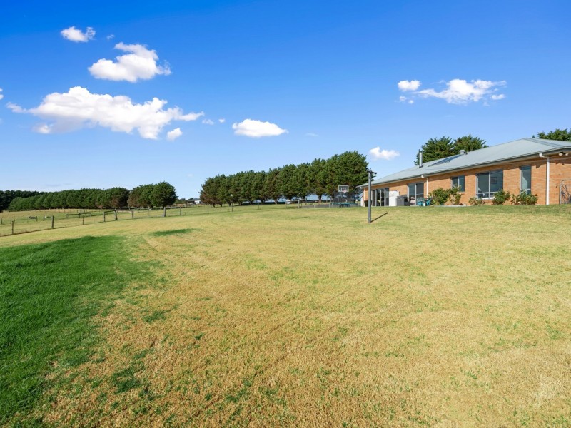 122 Ellaswood Road, Ellaswood VIC 3875