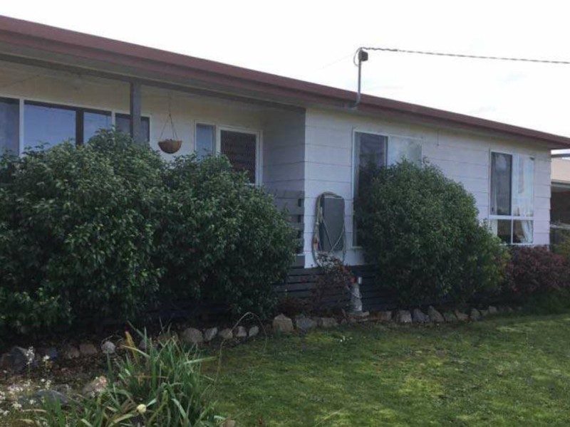 13 Tynon Street, Orbost VIC 3888