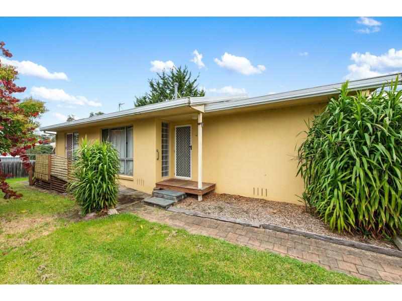 15 Harnham Drive, Bairnsdale VIC 3875