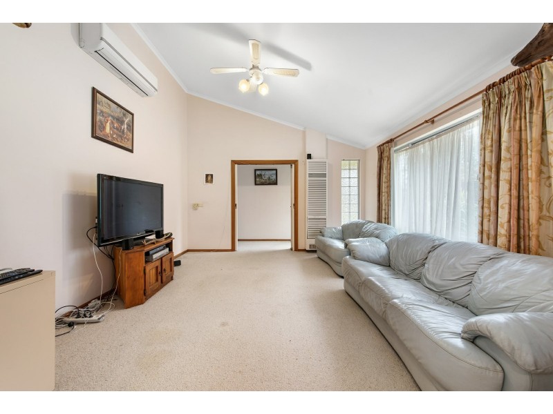 15 Harnham Drive, Bairnsdale VIC 3875