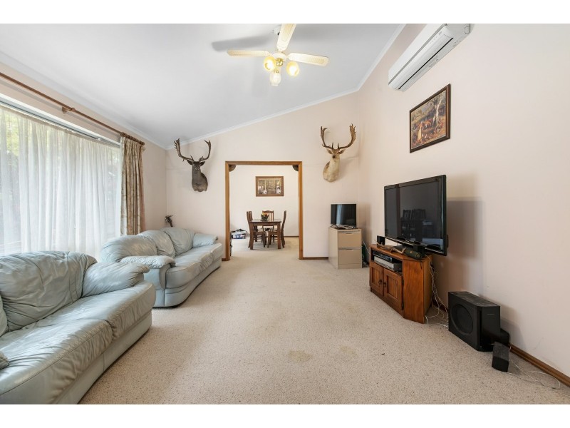 15 Harnham Drive, Bairnsdale VIC 3875