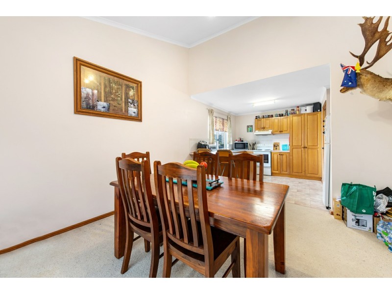15 Harnham Drive, Bairnsdale VIC 3875
