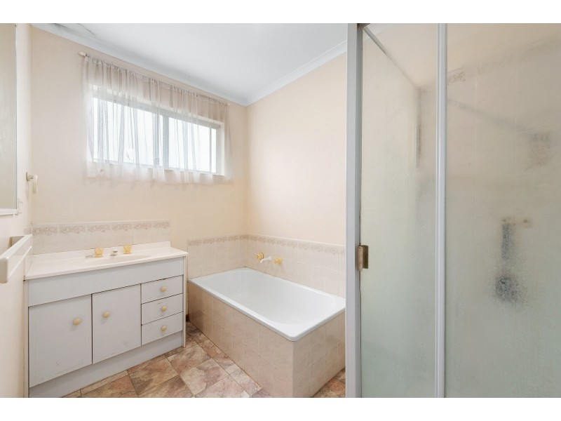 15 Harnham Drive, Bairnsdale VIC 3875