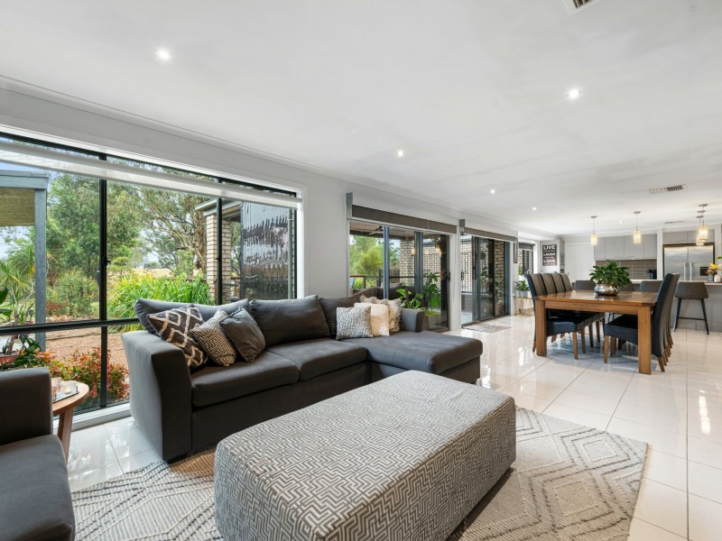 45 Landsman drive, Nicholson VIC 3882