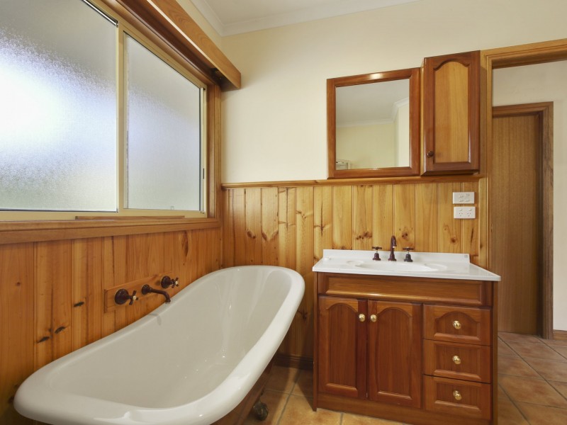 40 Connleys Road, Omeo VIC 3898