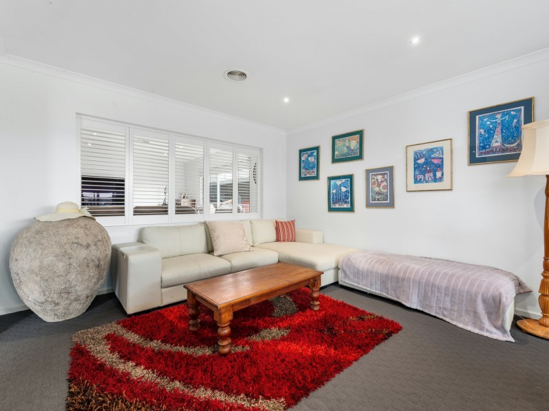 64 Gatehouse Drive, Eastwood VIC 3875