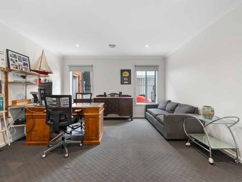 64 Gatehouse Drive, Eastwood VIC 3875