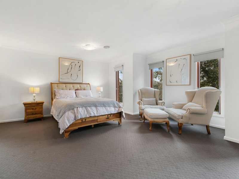 64 Gatehouse Drive, Eastwood VIC 3875
