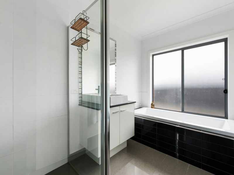 64 Gatehouse Drive, Eastwood VIC 3875