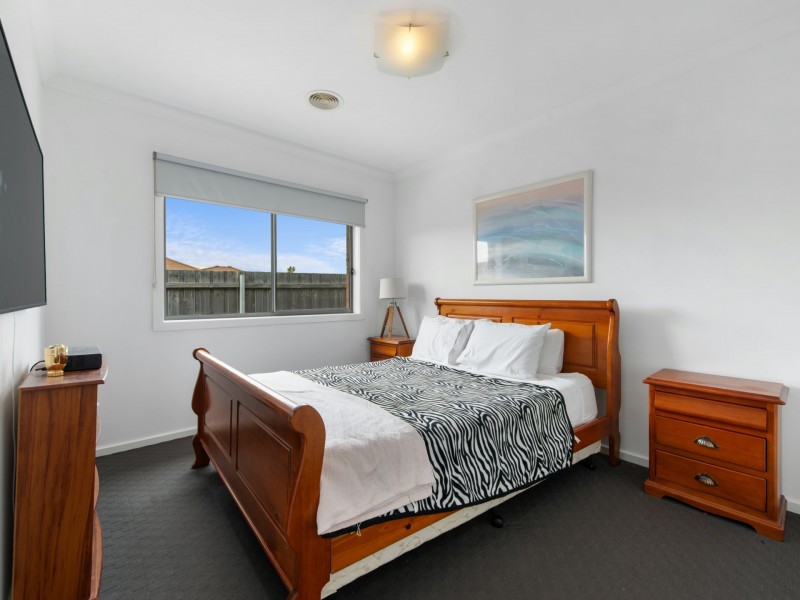 64 Gatehouse Drive, Eastwood VIC 3875