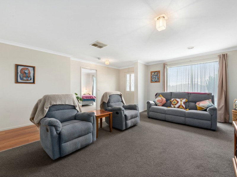 27 Phoebes Way, Eastwood VIC 3875
