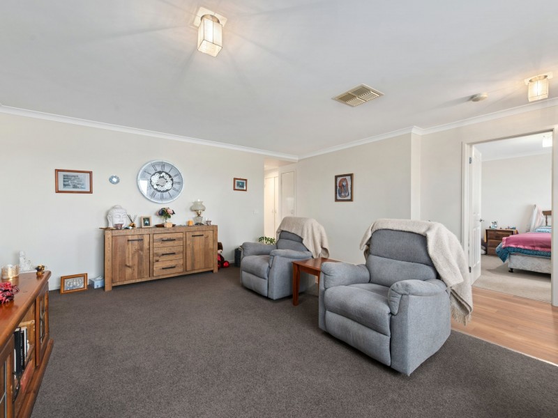 27 Phoebes Way, Eastwood VIC 3875