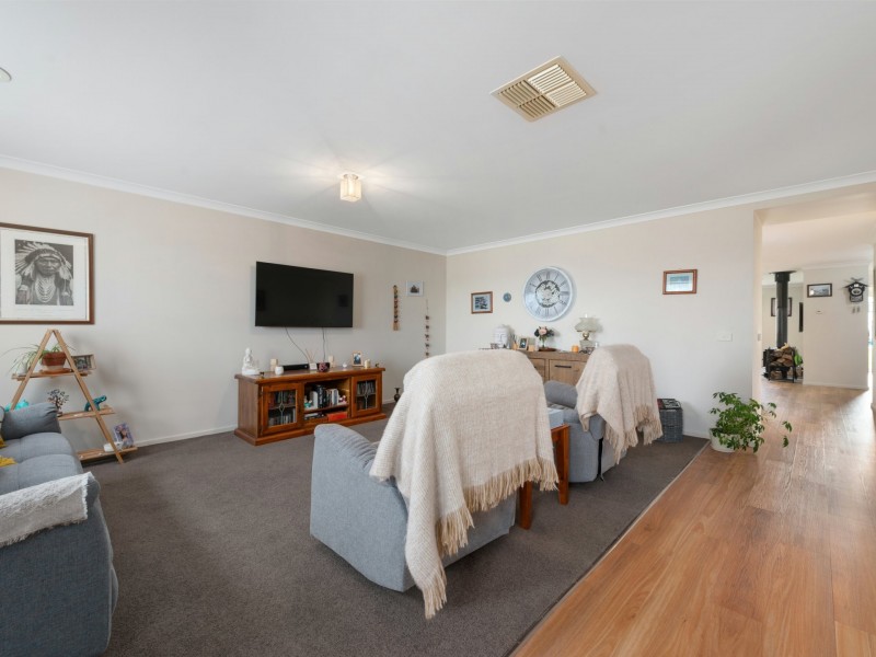 27 Phoebes Way, Eastwood VIC 3875