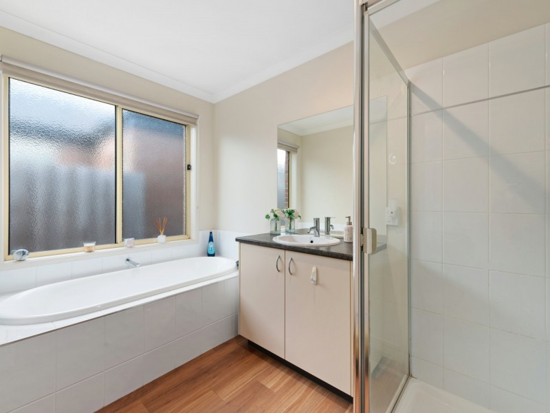 27 Phoebes Way, Eastwood VIC 3875