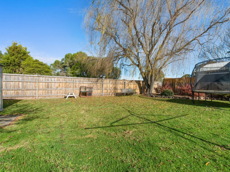 5 Harnham Drive, Bairnsdale VIC 3875