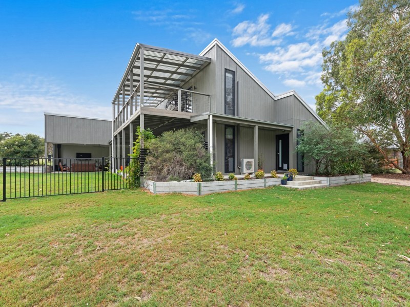 572 Lindenow Glenaladale Road, Lindenow South VIC 3875
