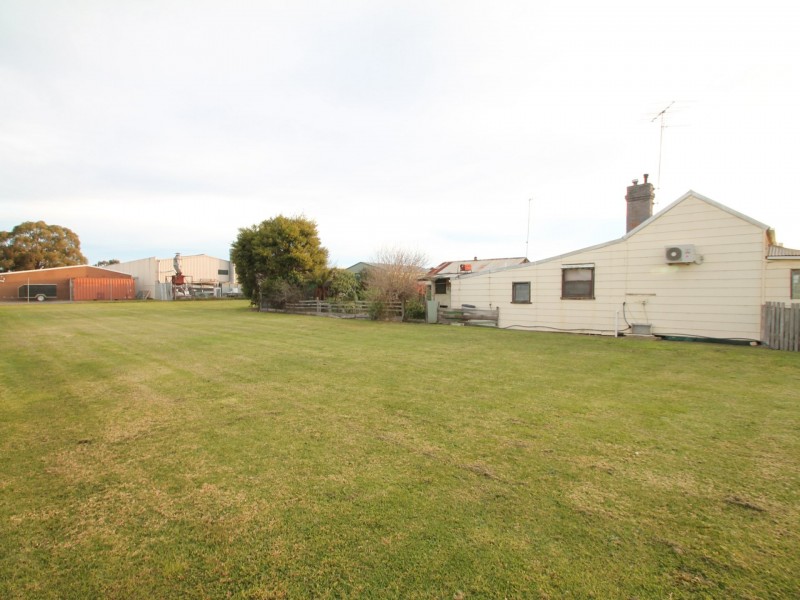 17-19 Payne Street, Bairnsdale VIC 3875