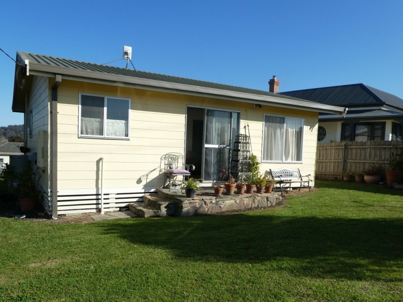 13 Great Alpine Road, Bruthen VIC 3885