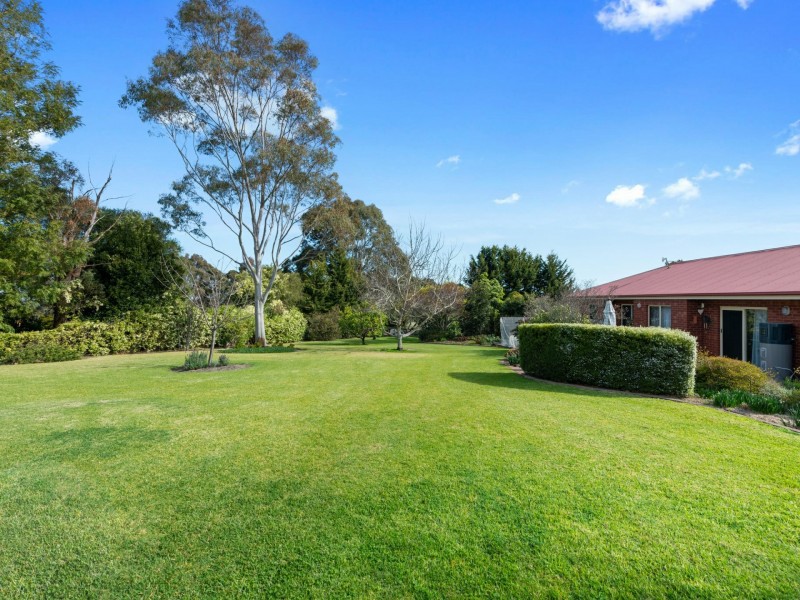 16 Clifton Terrace, Wy Yung VIC 3875