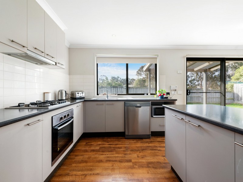 1 Eastern View Drive, Eastwood VIC 3875