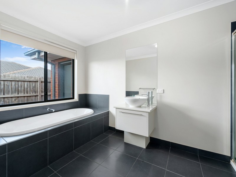 1 Eastern View Drive, Eastwood VIC 3875