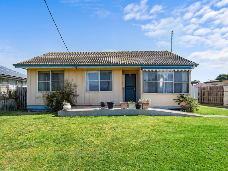 6 Davies Street, Bairnsdale VIC 3875