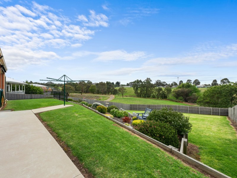 14 Cranes Terrace, Eastwood VIC 3875