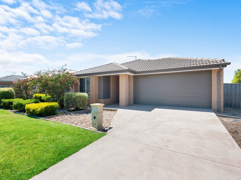 19 Eastcoast Court, Bairnsdale VIC 3875