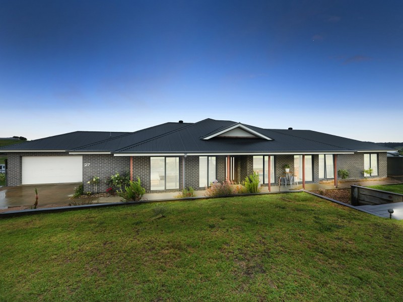 27 Salvatore Drive, Wy Yung VIC 3875