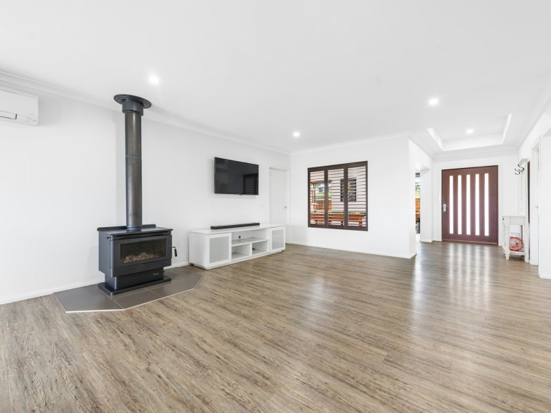 27 Salvatore Drive, Wy Yung VIC 3875