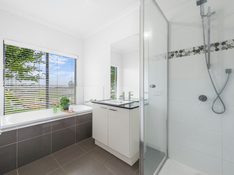 27 Salvatore Drive, Wy Yung VIC 3875