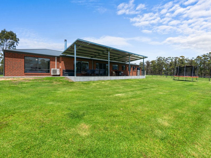 475 Boggy Creek Road, Flaggy Creek VIC 3875