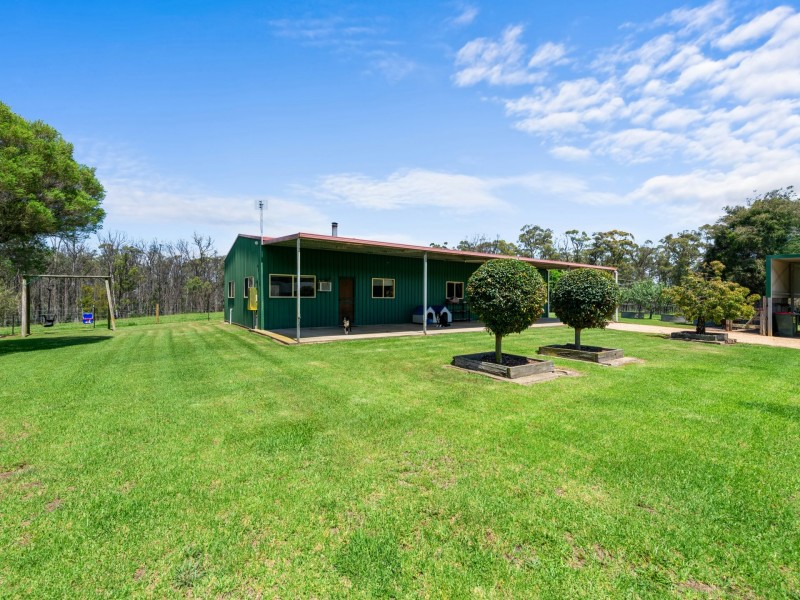 475 Boggy Creek Road, Flaggy Creek VIC 3875