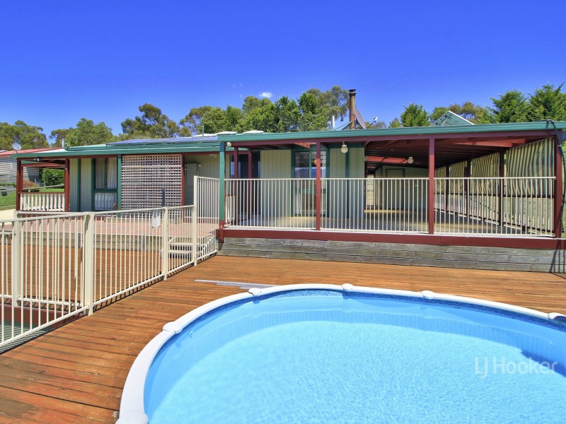 18 Hankshaws Hill Road, Omeo VIC 3898