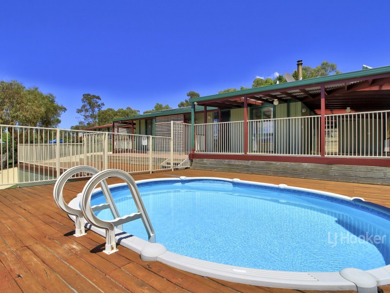 18 Hankshaws Hill Road, Omeo VIC 3898