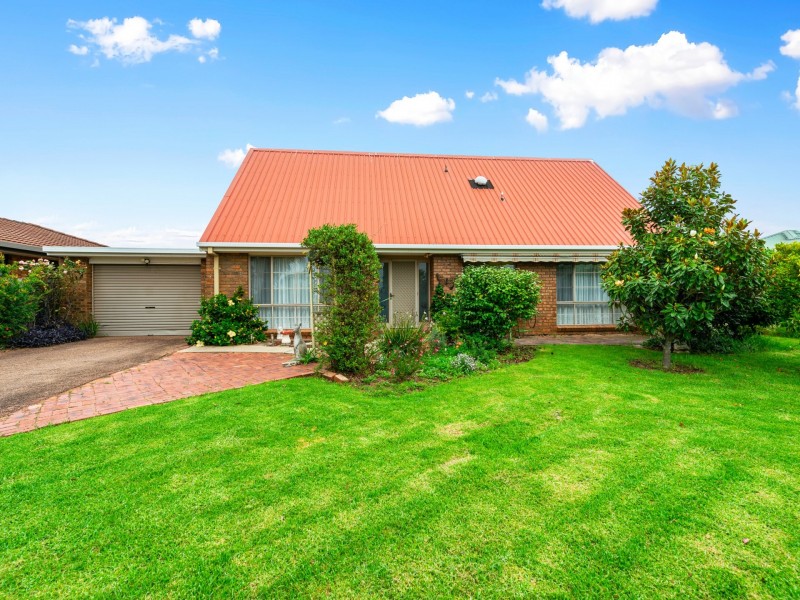 23 Morekana Crescent, Eastwood VIC 3875