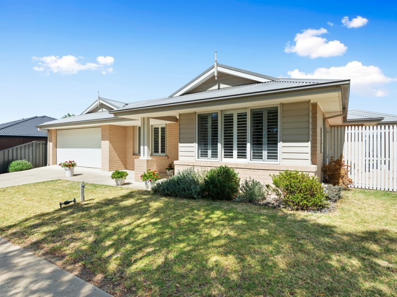 8 Calvert Street, Bairnsdale VIC 3875