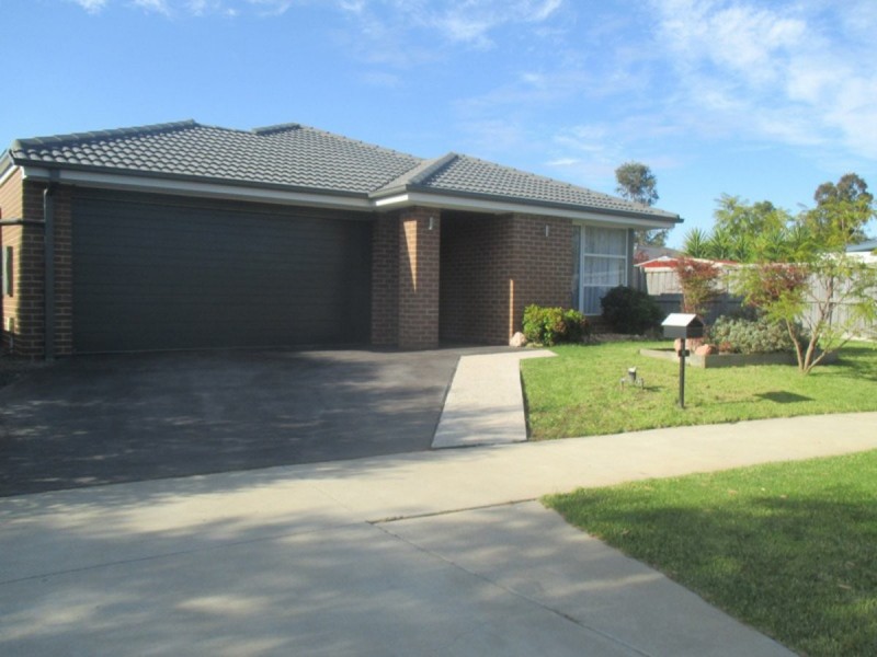 6 Whipbird Street, Bairnsdale VIC 3875