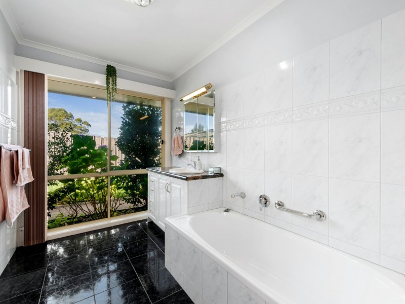 22 Calvert Street, Bairnsdale VIC 3875