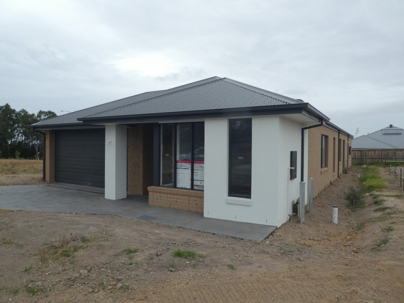 30 Angophora Court, Lucknow VIC 3875