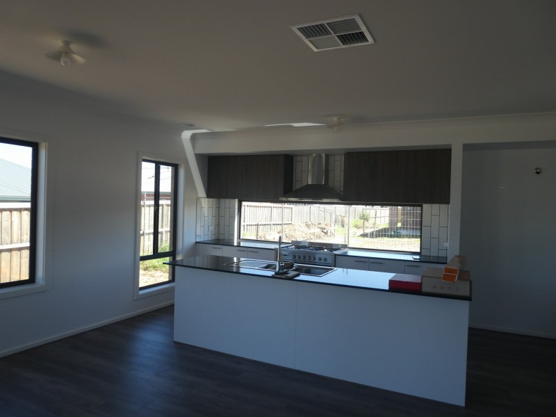 30 Angophora Court, Lucknow VIC 3875