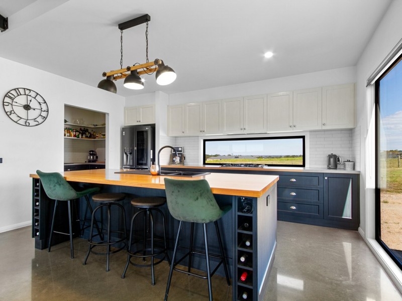 91 Kingsley Drive, Wy Yung VIC 3875