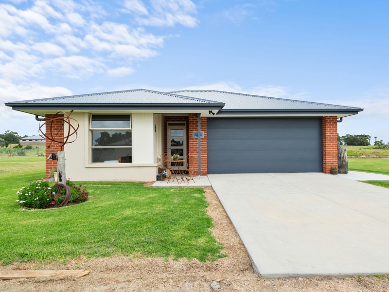 9 Hawkins Crescent, Lindenow South VIC 3875