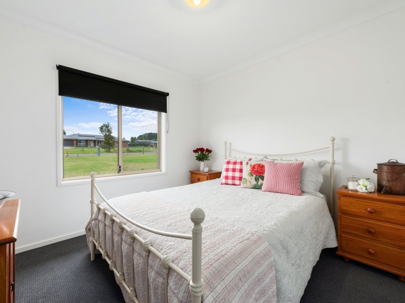 9 Hawkins Crescent, Lindenow South VIC 3875