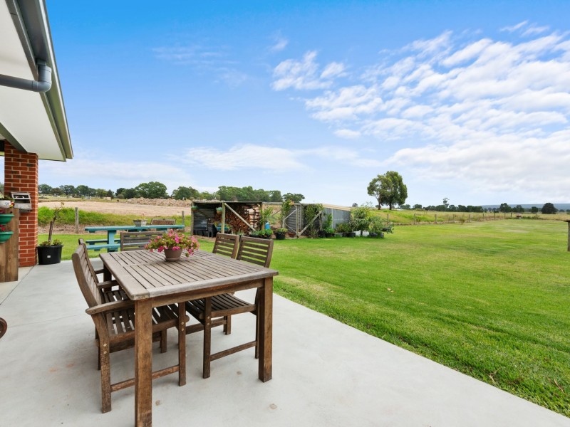 9 Hawkins Crescent, Lindenow South VIC 3875