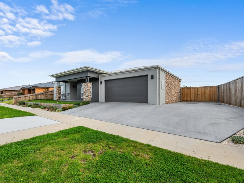 5 Wadgin Court, Swan Reach VIC 3903