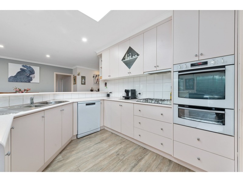 12 Harnham Drive, Bairnsdale VIC 3875