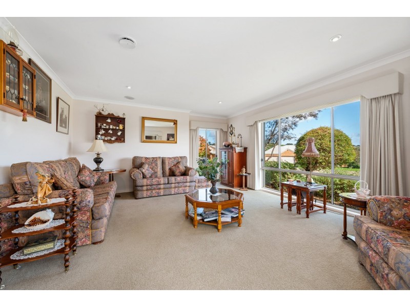 12 Harnham Drive, Bairnsdale VIC 3875