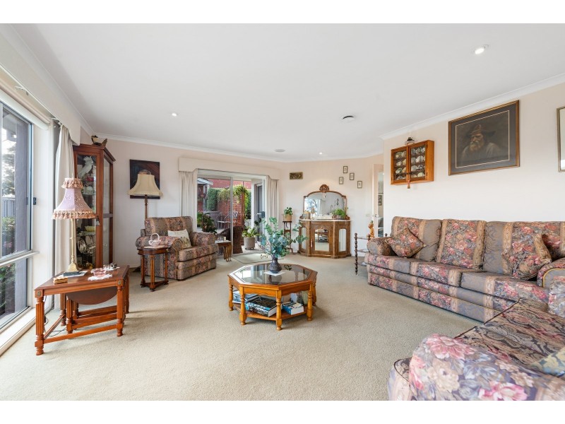12 Harnham Drive, Bairnsdale VIC 3875