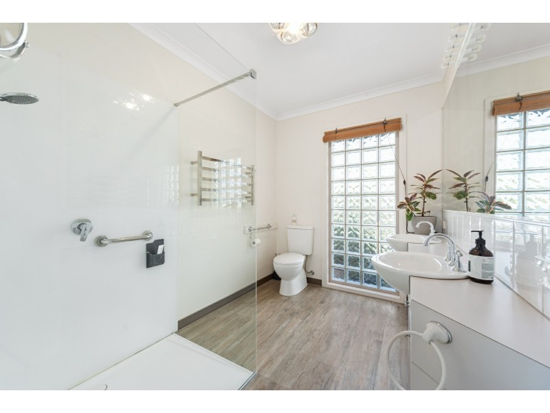12 Harnham Drive, Bairnsdale VIC 3875